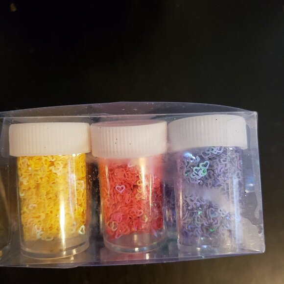 Heart Shaped Glitter Sequins confetti - Picture 3 of 8